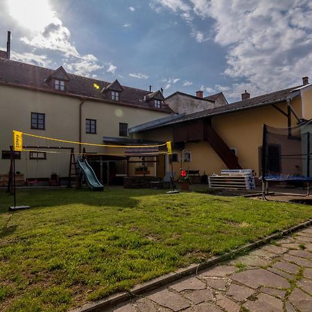 Penzion A Restaurace U Vladare Toužim エクステリア 写真