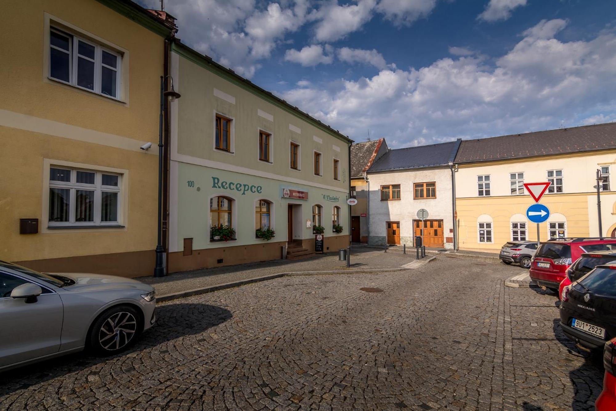 Penzion A Restaurace U Vladare Toužim エクステリア 写真