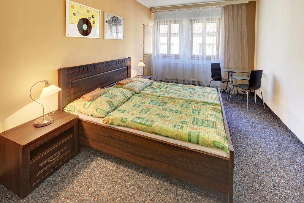 Penzion A Restaurace U Vladare Toužim エクステリア 写真